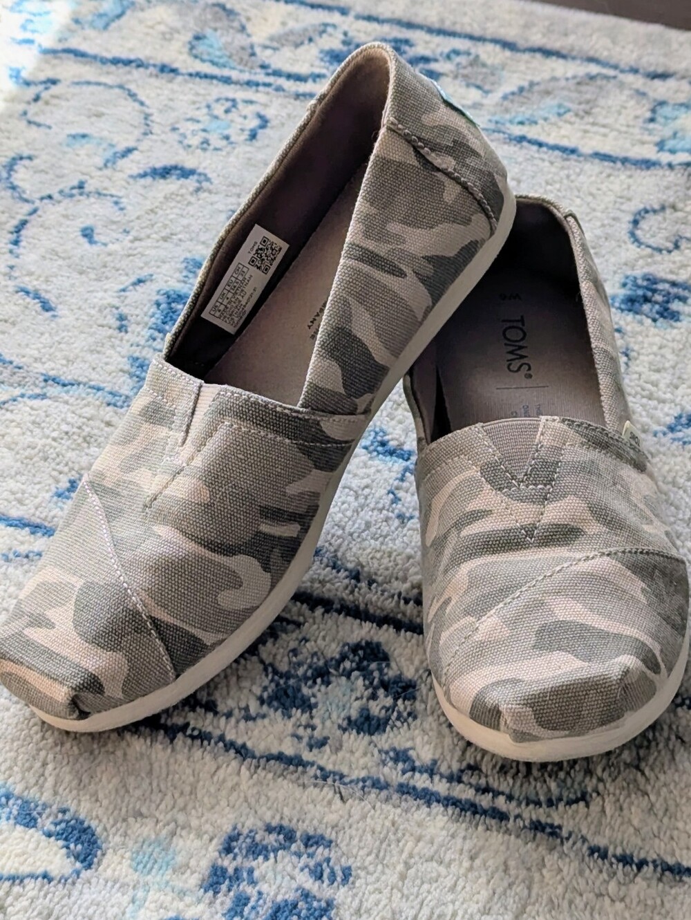 TOMS Women's Camouflage Slip-On Flats - Gray & Tan